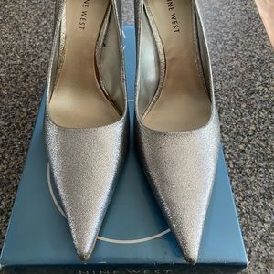 Nine West silver glitter stilettos NIB sz 8